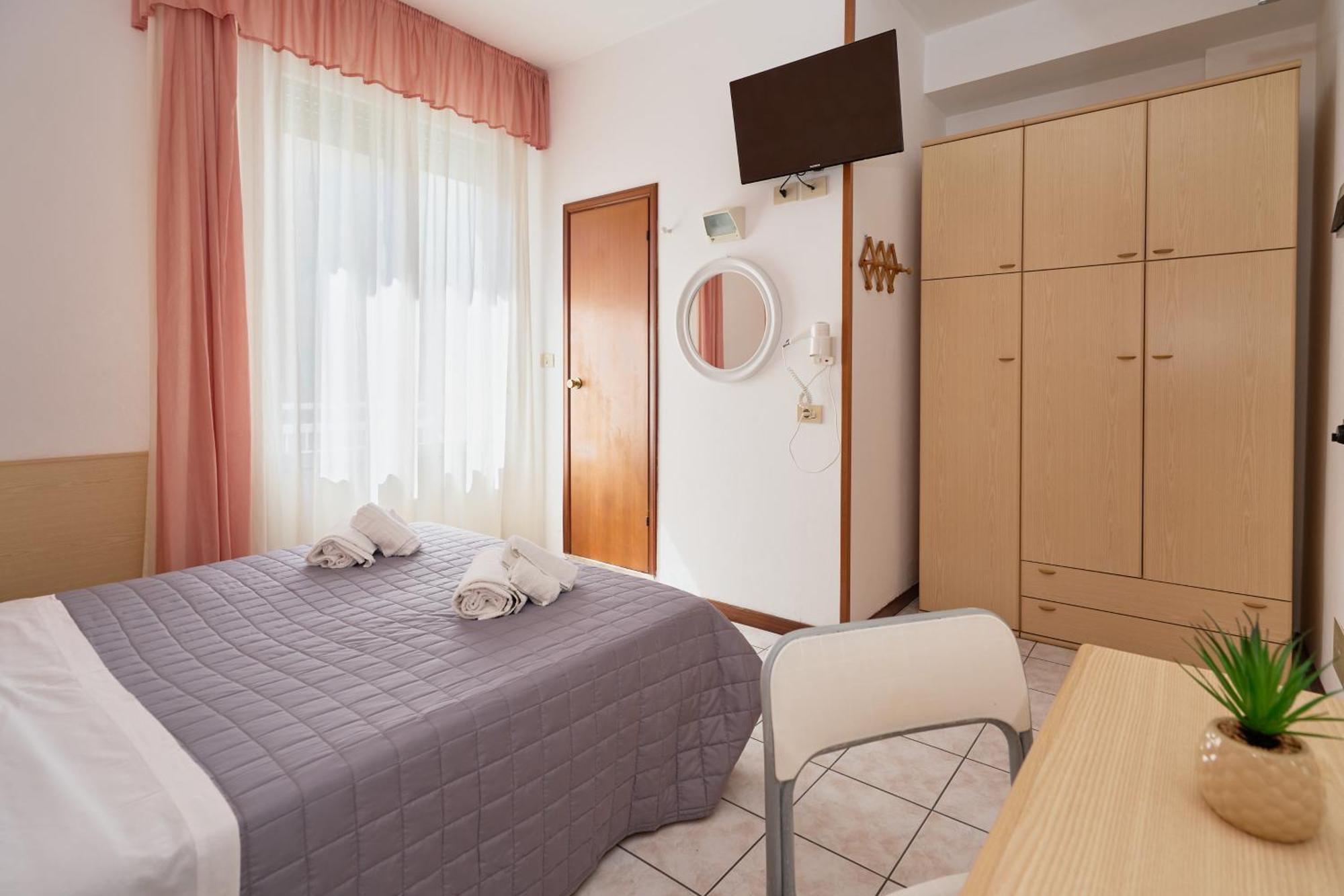 Hotel Jolanda Bellaria-Igea Marina Buitenkant foto