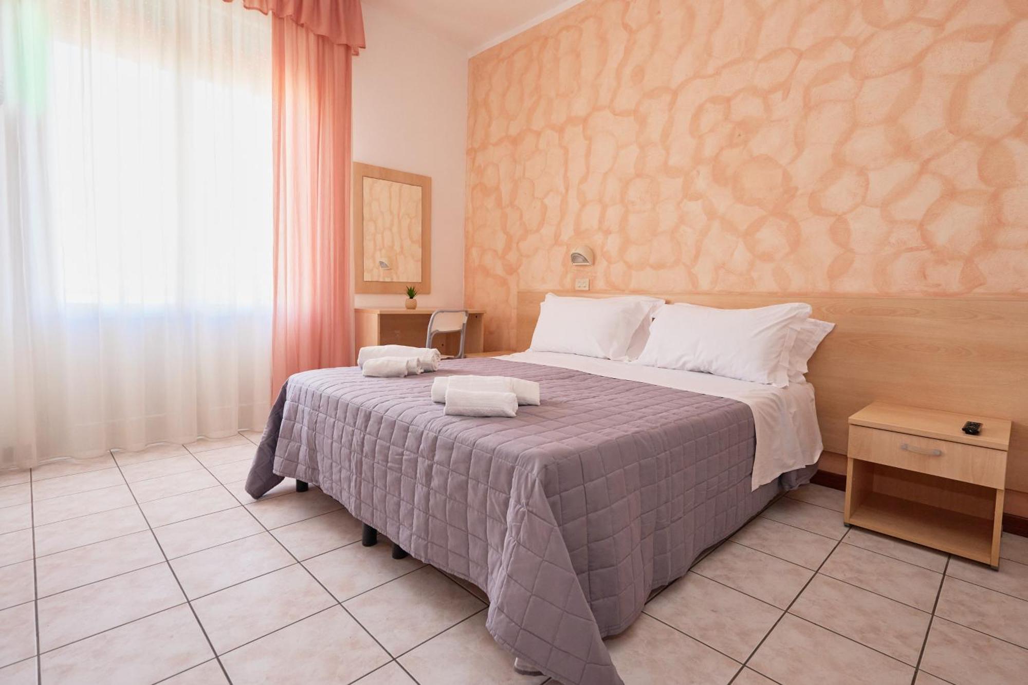 Hotel Jolanda Bellaria-Igea Marina Buitenkant foto