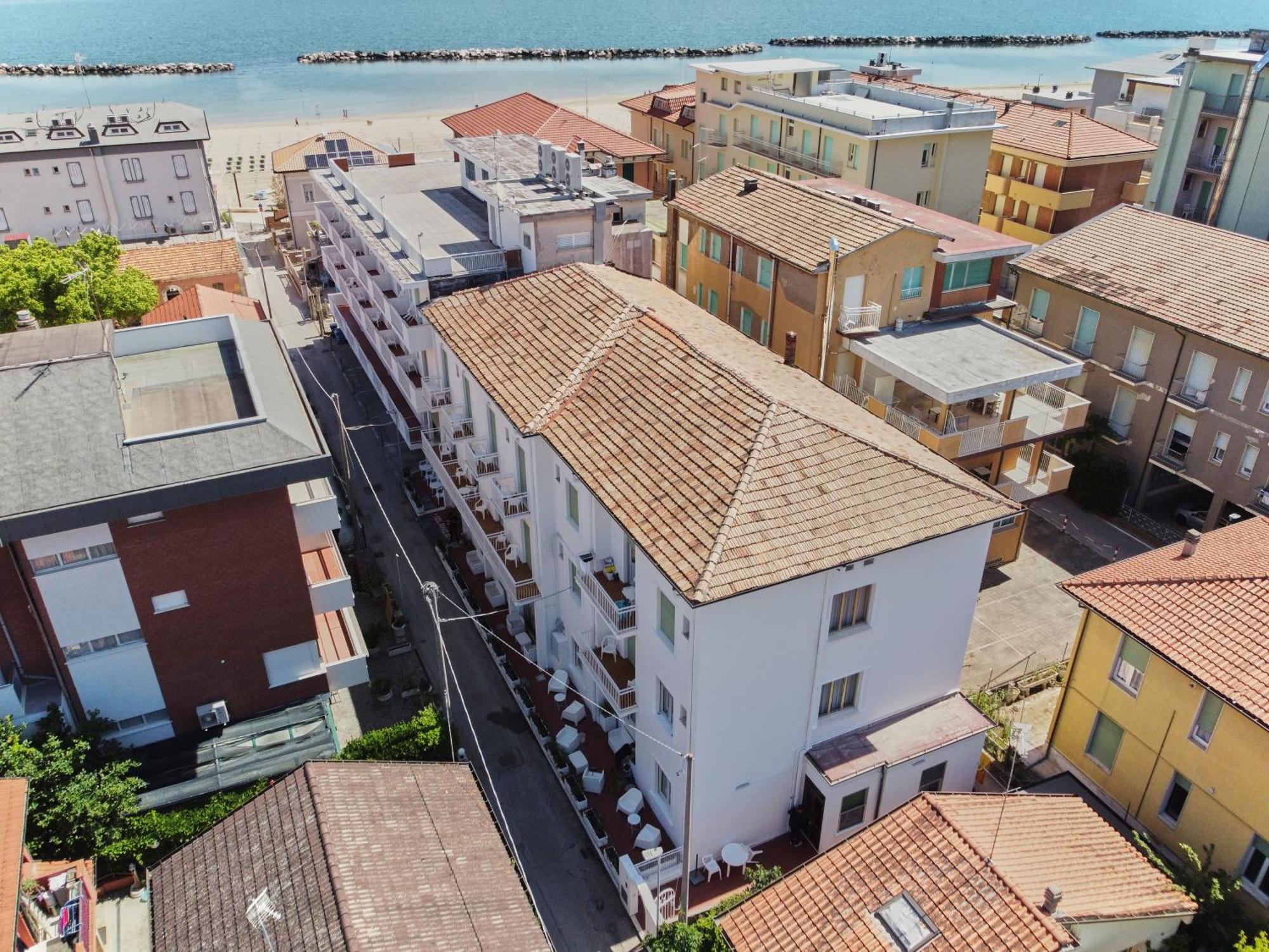 Hotel Jolanda Bellaria-Igea Marina Buitenkant foto