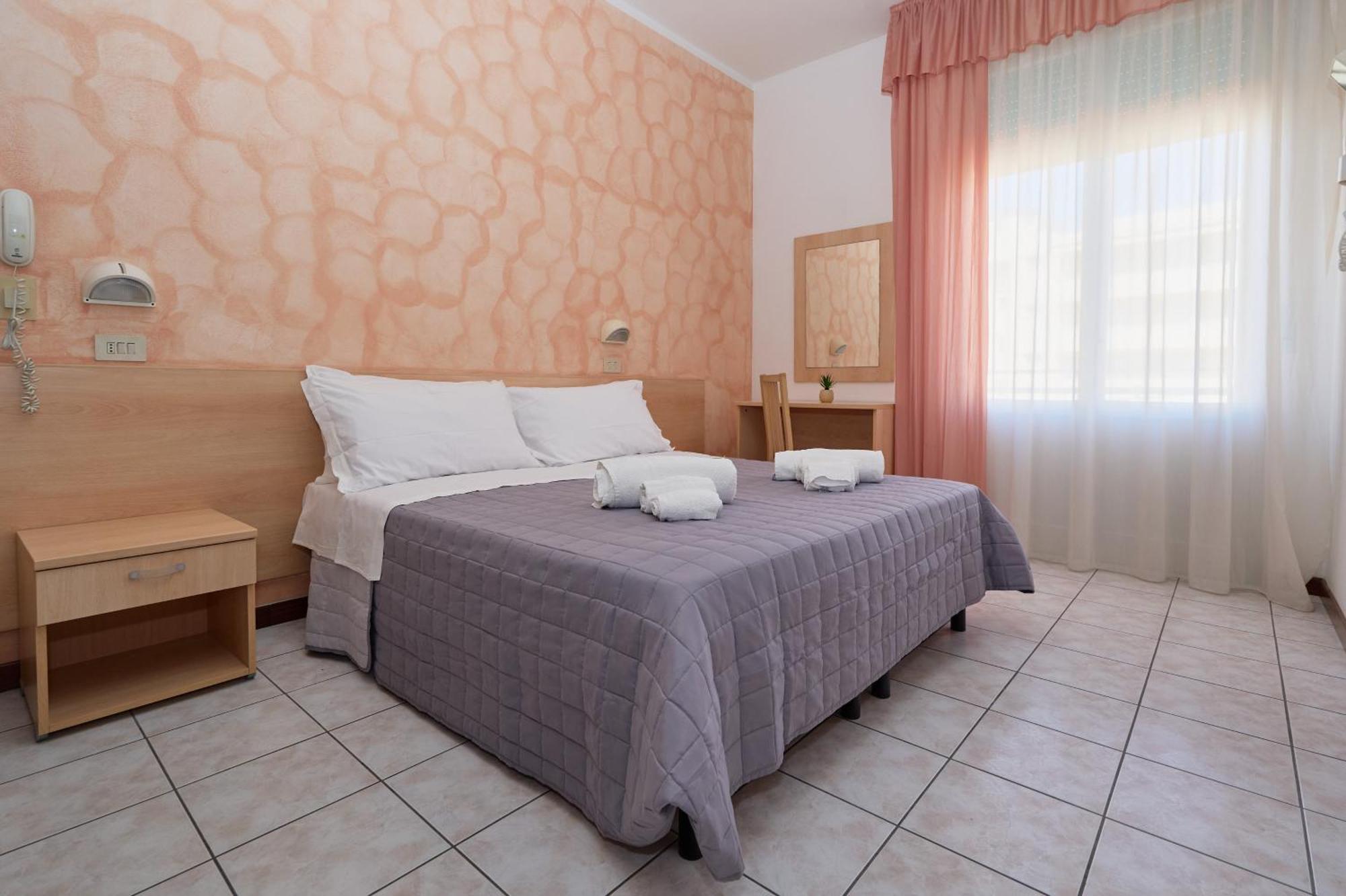 Hotel Jolanda Bellaria-Igea Marina Buitenkant foto